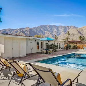 Holiday home Chic Mt View Home- 4min To Downtown- Fully Loaded